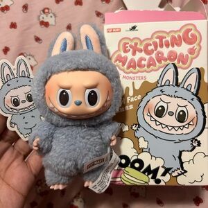 Exciting Macaron Labubu - Sea Salt